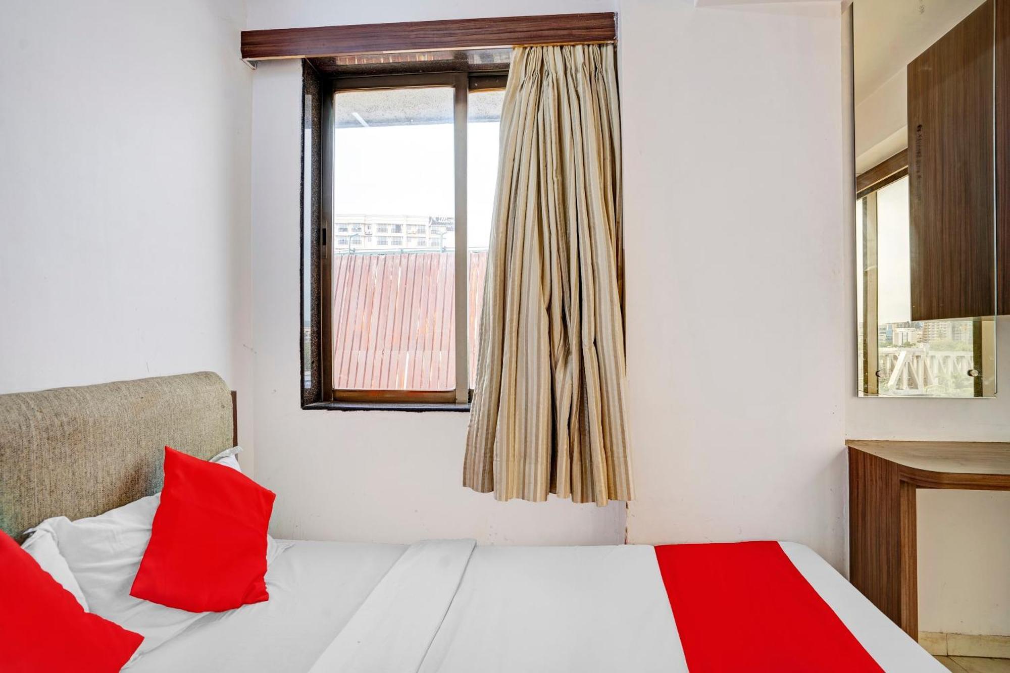 Hotel O Delight Inn Near Andheri Railway Station Mumbai Exterior photo